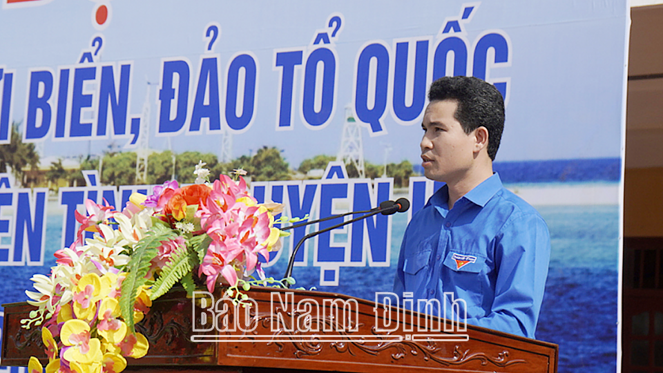 Đồng chí Triệu Văn Thái, TUV, Bí thư Tỉnh đoàn Nam Định thay mặt tuổi trẻ toàn tỉnh phát biểu hưởng ứng Lễ phát động.