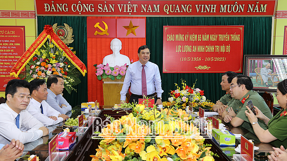 Đồng chí Bí thư Tỉnh ủy Phạm Gia Túc phát biểu chúc mừng Lực lượng an ninh chính trị nội bộ Công an tỉnh ĐT3.
