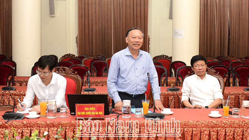 Giáo sư, Tiến sỹ Nguyễn Quang Ngọc, Trường Đại học Khoa học Xã hội và Nhân văn (Đại học Quốc gia Hà Nội) phát biểu tại hội nghị.