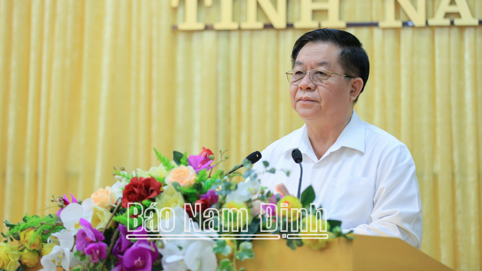 Đồng chí Thượng tướng Nguyễn Trọng Nghĩa, Bí thư Trung ương Đảng, Trưởng Ban Tuyên giáo Trung ương phát biểu chỉ đạo Hội thảo.
