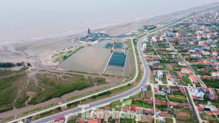 Dự án đi qua 3 huyện của tỉnh Nam Định gồm Giao Thủy, Hải Hậu và Nghĩa Hưng với 24 xã, thị trấn được khởi công ngày 18/09/2020 và dự kiến hoàn thành vào cuối tháng 06/2024.

