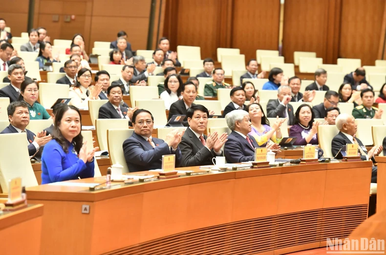 Các đồng chí lãnh đạo Đảng, Nhà nước và các đại biểu dự phiên khai mạc Kỳ họp thứ 7, Quốc hội khóa XV. (Ảnh: LINH KHOA)  