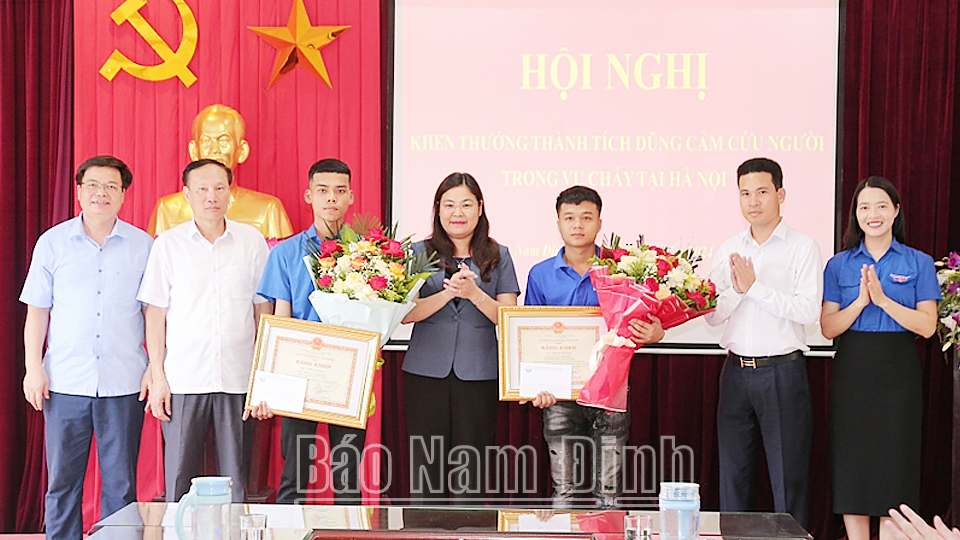 Khen thưởng thành tích dũng cảm cứu người trong vụ cháy tại Hà Nội