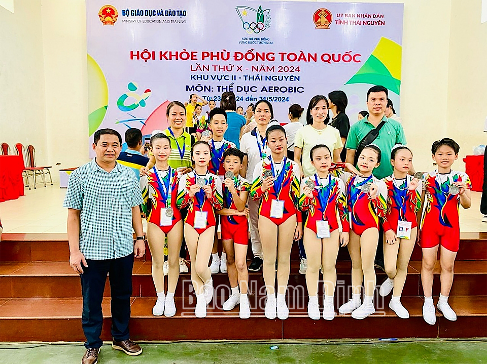 Đội tuyển Aerobic Tiểu học Nam Định đạt HCB. 
