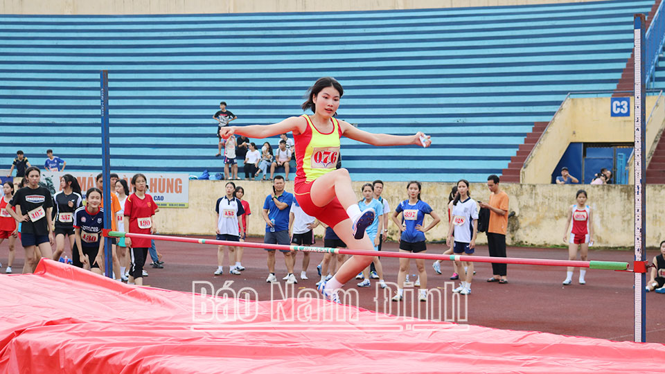 Thi đấu môn Điền kinh, 
nội dung nhảy cao nữ tại Hội khỏe 
Phù Đổng tỉnh lần thứ XI năm 2024.