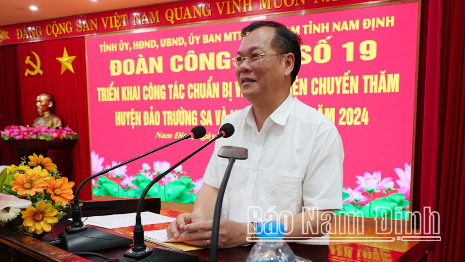 Đồng chí Phó Bí thư Thường trực Tỉnh ủy, Trưởng đoàn công tác Lê Quốc Chỉnh phát biểu chỉ đạo tại hội nghị.