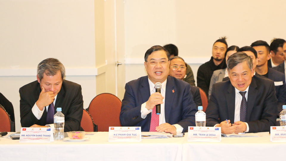 Đồng chí Phạm Gia Túc, Ủy viên Trung ương Đảng, Bí thư Tỉnh ủy Nam Định phát biểu tại Hội thảo xúc tiến thương mại và đầu tư giữa tỉnh Nam Định với các đối tác Australia.