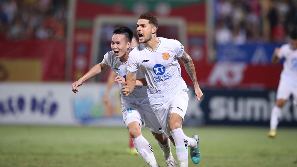 Đội bóng đá Nam Định vững vàng ngôi đầu bảng