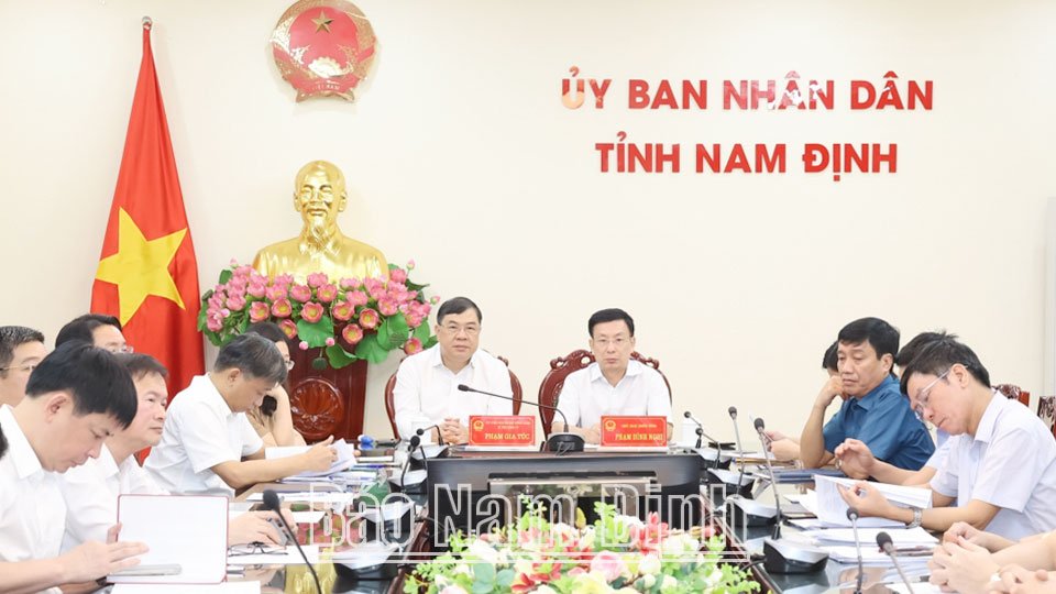 Thủ tướng Chính phủ Phạm Minh Chính chủ trì hội nghị trực tuyến với các tỉnh có dự án đường dây 500 kV mạch 3 đi qua