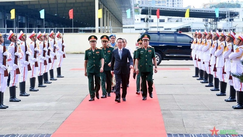 Chủ tịch nước Võ Văn Thưởng và lãnh đạo Bộ Quốc phòng đến dự buổi lễ.