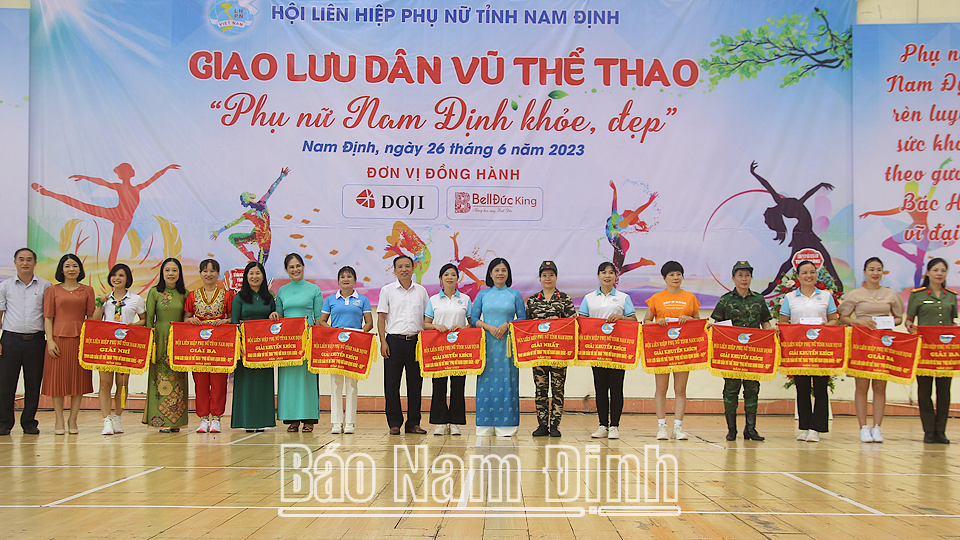  Giao lưu dân vũ thể thao “Phụ nữ Nam Định khoẻ, đẹp” năm 2023