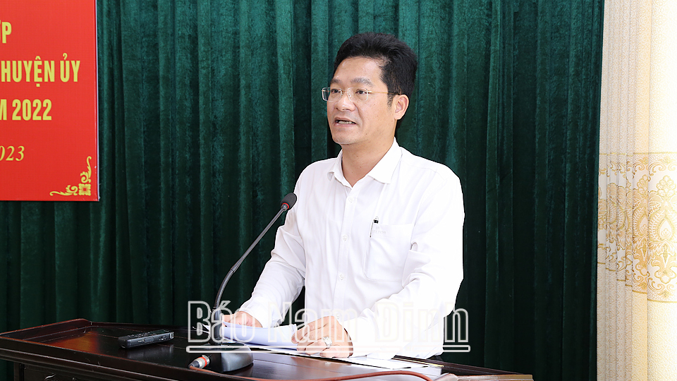 Đồng chí Trần Anh Dũng, Ủy viên Ban TVTU, Phó Chủ tịch Thường trực UBND tỉnh phát biểu chỉ đạo tại hội nghị.