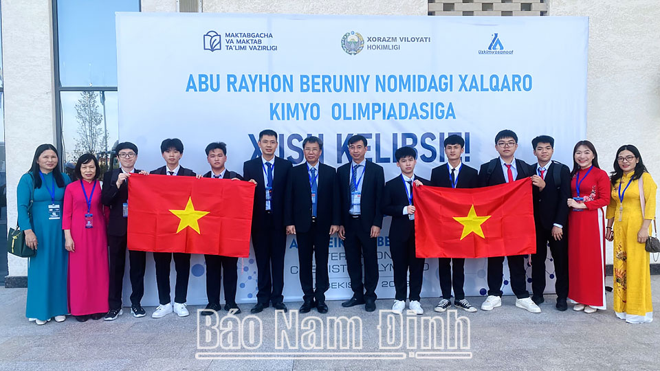 Học sinh Trường THPT chuyên Lê Hồng Phong đoạt Huy chương Bạc Olympic Hóa học quốc tế Abu Reikhan Beruniy 