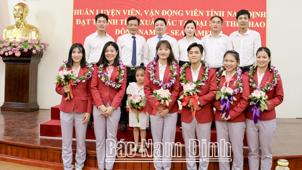 "Cô gái vàng" điền kinh Nguyễn Thị Huyền:
Biểu tượng ý chí và nỗ lực vươn lên của thể thao Việt Nam