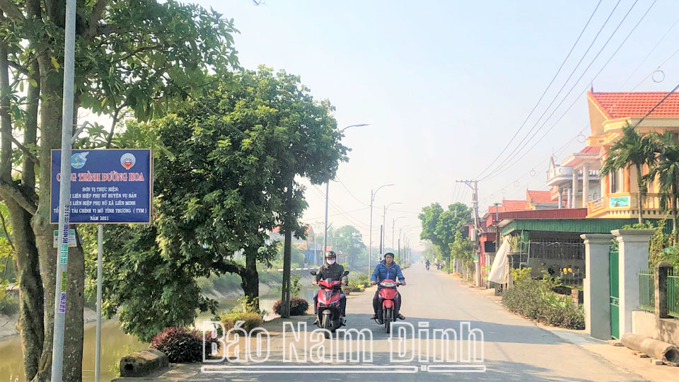 Nhờ làm tốt công tác tuyên truyền, vận động người dân xã Liên Minh đã chủ động hiến đất, mở đường xây dựng nông thôn mới nâng cao, kiểu mẫu.