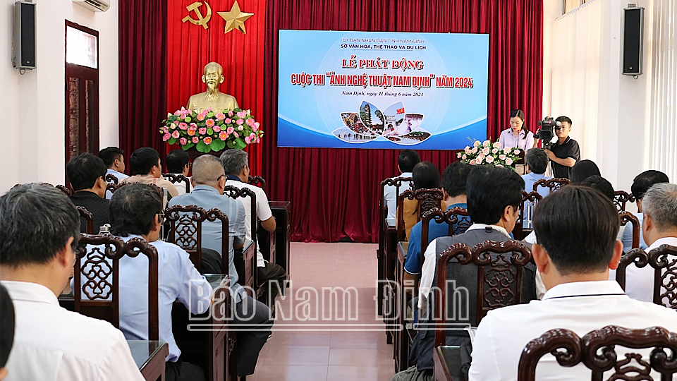Quang cảnh lễ phát động Cuộc thi  “Ảnh Nghệ thuật Nam Định” năm 2024. 
