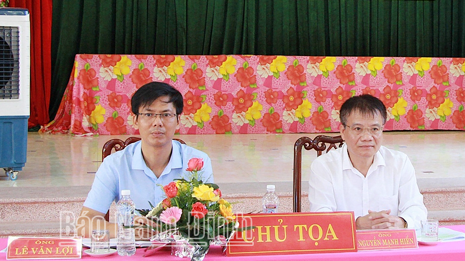 Đồng chí Nguyễn Mạnh Hiền, Ủy viên Ban TVTU, Chủ nhiệm Ủy ban Kiểm tra Tỉnh ủy và các đại biểu HĐND tỉnh đã tiếp xúc cử tri huyện Trực Ninh. 