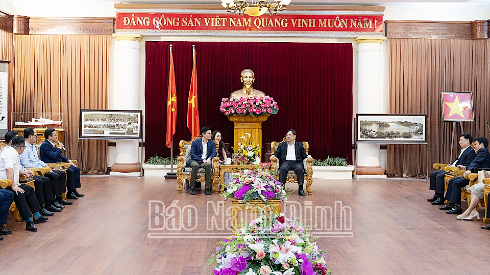 Quang cảnh buổi làm việc. 
