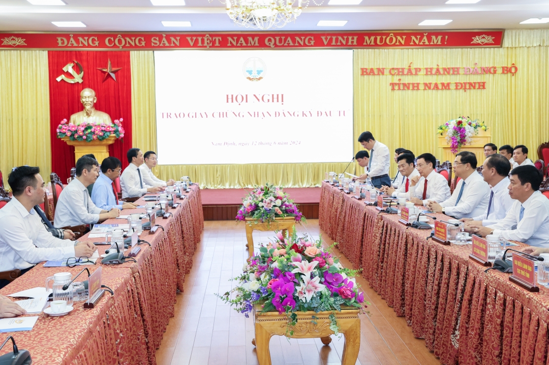 Quang cảnh buổi làm việc.