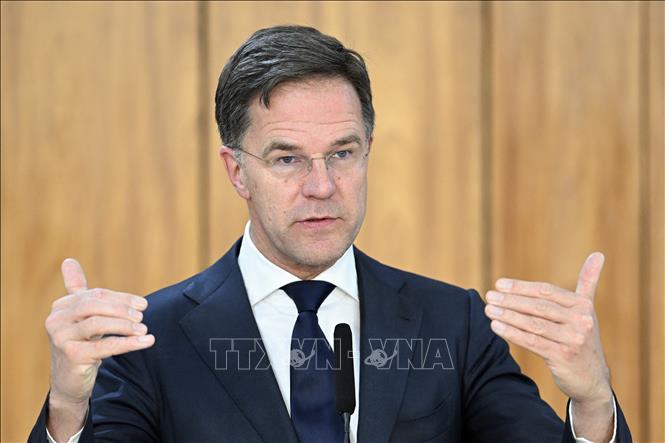 Thủ tướng Hà Lan Mark Rutte phát biểu tại cuộc họp báo ở Amsterdam ngày 12/4/2023. Ảnh: AFP/TTXVN
