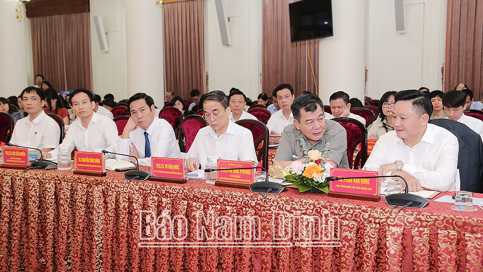 Các đại biểu tham dự Hội thảo. 