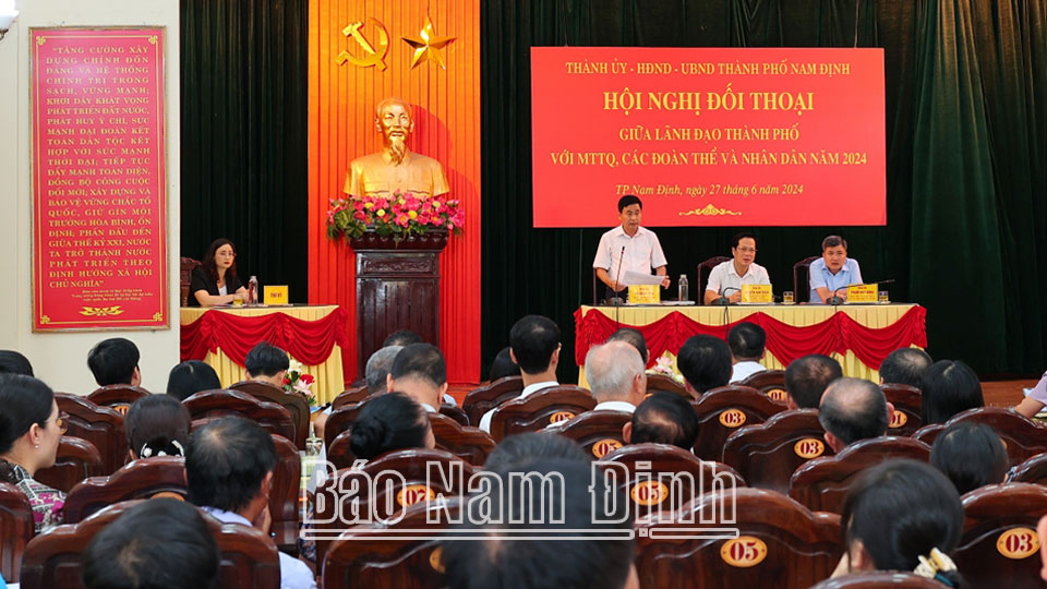 Quang cảnh hội nghị đối thoại. 