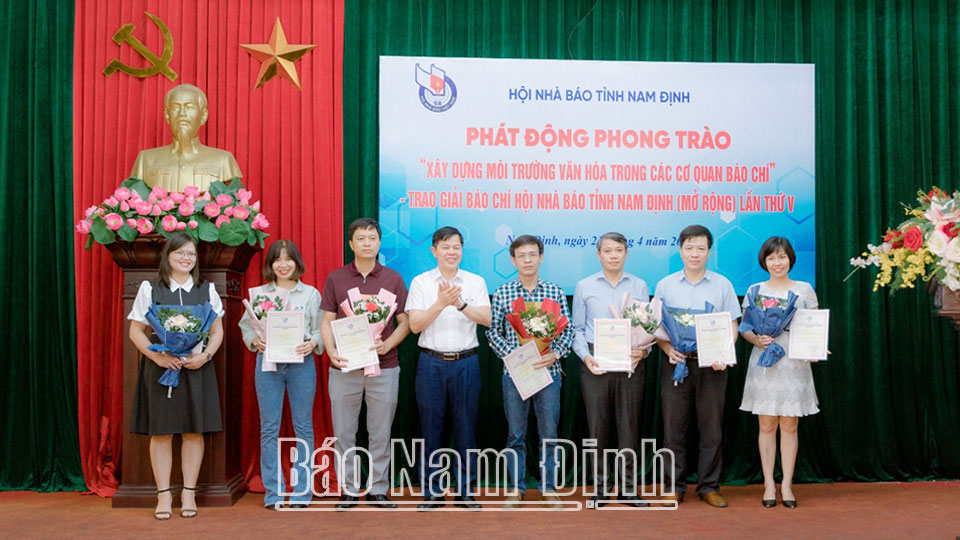 Báo Nam Định đạt: 1 Giải A, 1 Giải B, 3 Giải C Giải Báo chí Hội Nhà báo tỉnh Nam Định lần thứ V              