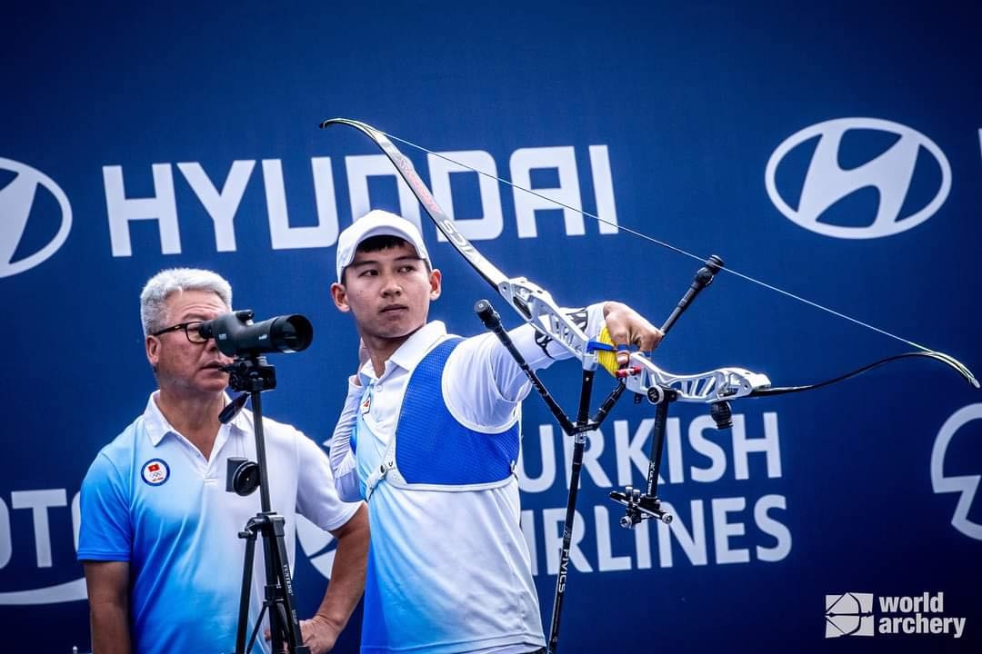 Cung thủ Lê Quốc Phong giành quyền dự Olympic Paris. 