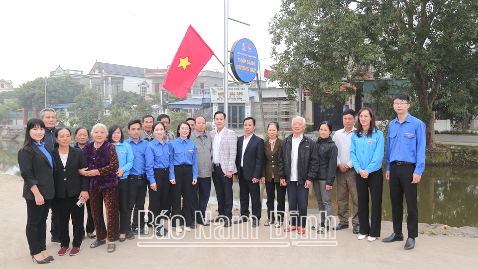 Đoàn TNCS Hồ Chí Minh tỉnh khánh thành công trình thanh niên “Thắp sáng đường quê” tại thôn Ngõ Trang, xã Liên Minh (Vụ Bản).