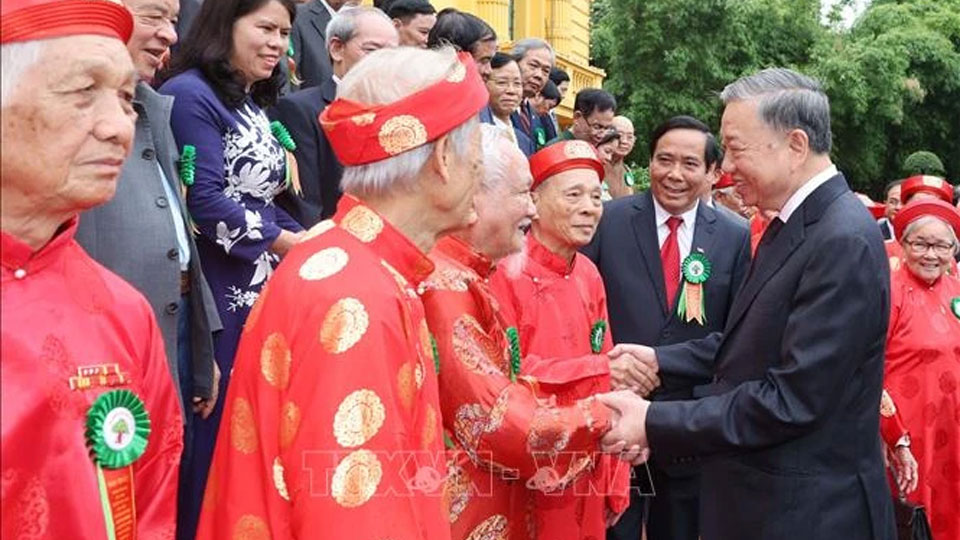 Chủ tịch nước Tô Lâm gặp mặt người cao tuổi, cán bộ Hội Người cao tuổi tiêu biểu