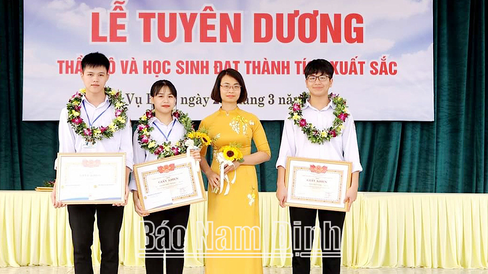 Lan tỏa phong trào thi đua yêu nước trong ngành Giáo dục và Đào tạo