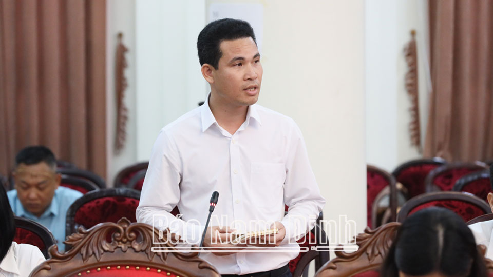 Đồng chí Triệu Văn Thái, TUV, Bí thư Tỉnh đoàn phát biểu tại hội nghị.