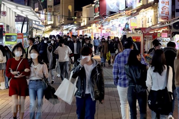 Hàn Quốc bỏ hoàn toàn quy định đeo khẩu trang từ tháng sau