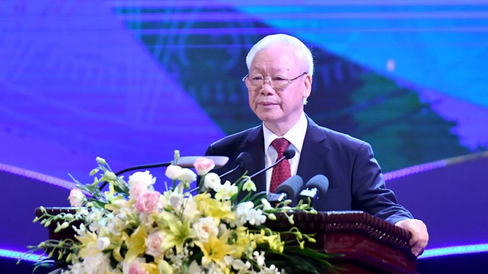Tổng Bí thư Nguyễn Phú Trọng phát biểu tại Lễ kỷ niệm 75 năm Ngày thành lập Liên hiệp các Hội Văn học nghệ thuật Việt Nam.
