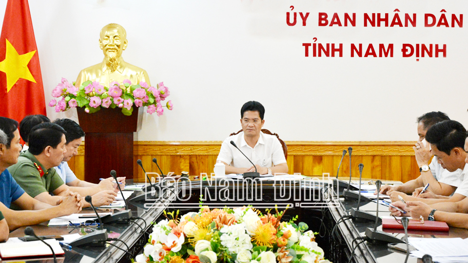 Đồng chí Trần Anh Dũng, Ủy viên Ban TVTU, Phó Chủ tịch Thường Trực UBND tỉnh phát biểu kết luận  hội nghị.
