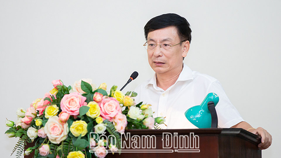 Đồng chí Phạm Đình Nghị, Phó Bí thư Tỉnh ủy, Chủ tịch UBND tỉnh phát biểu tại lễ ký kết.
