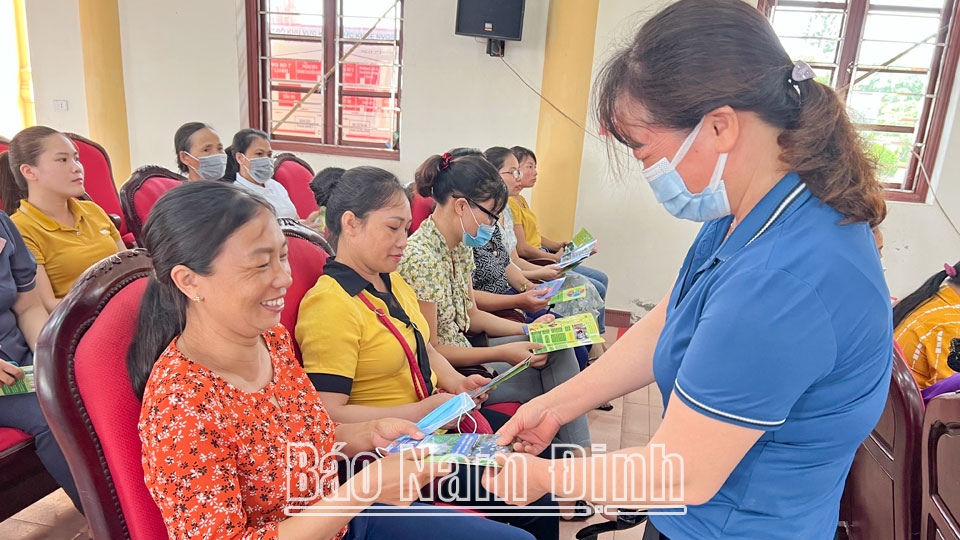 Phát huy vai trò phụ nữ trong phong trào
“Toàn dân bảo vệ an ninh Tổ quốc”