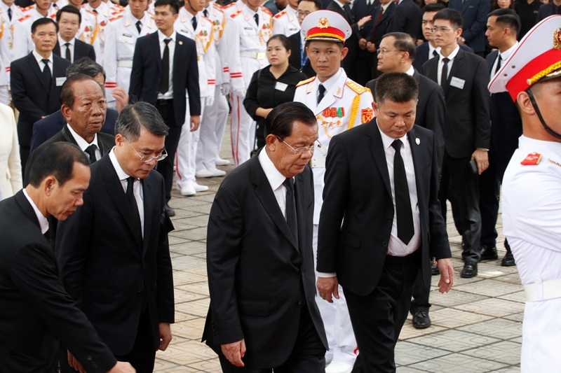 Đoàn Campuchia do Chủ tịch Đảng Nhân dân Campuchia, Chủ tịch Thượng viện Campuchia Hun Sen làm Trưởng đoàn vào viếng Tổng Bí thư Nguyễn Phú Trọng. 