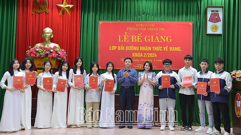 Tác phẩm dự thi Giải Búa liềm vàng lần thứ IX - năm 2024: Ý Yên chăm lo “cái gốc” cho Đảng