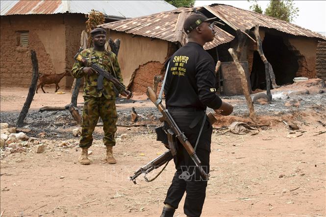 Lực lượng an ninh Nigeria gác tại làng Kukawa, bang Plateau. Ảnh minh họa: AFP/TTXVN
