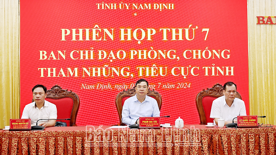 Các đồng chí chủ trì phiên họp. 
