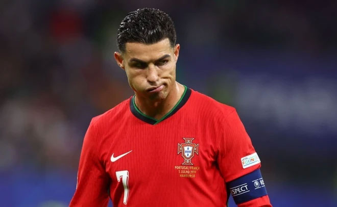 Ronaldo khép lại kỳ EURO cuối cùng trong sự nghiệp mà không ghi bàn nào.