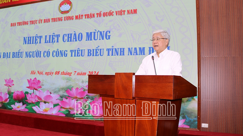 Đồng chí Đỗ Văn Chiến, Ủy viên Bộ Chính trị, Bí thư Trung ương Đảng, Chủ tịch Uỷ ban Trung ương MTTQ Việt Nam phát biểu tại buổi gặp mặt.
            