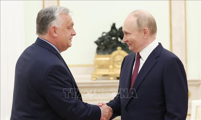 Tổng thống Nga Vladimir Putin (phải) và Thủ tướng Hungary Viktor Orban tại cuộc gặp ở Moskva ngày 5/7/2024. Ảnh: Sputnik/TTXVN
