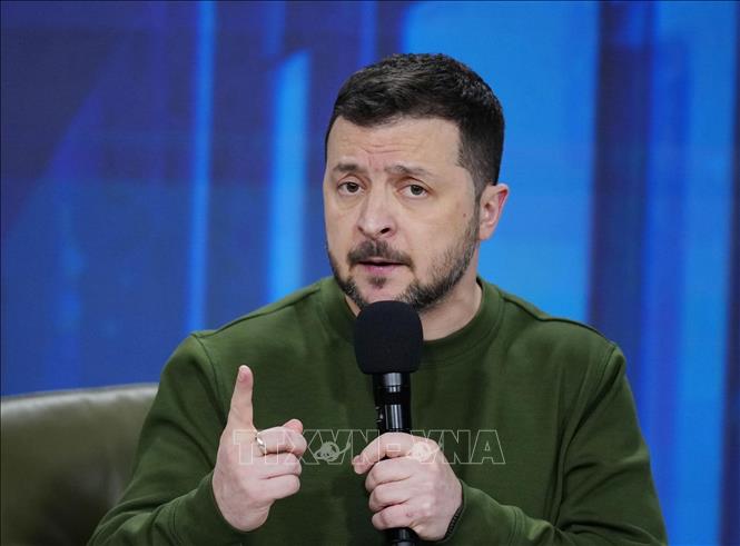 Tổng thống Ukraine Volodymyr Zelensky cho rằng thế giới không nên dung túng cho các hành động bạo lực, đồng thời gửi lời chúc ông Trump nhanh chóng bình phục sau vụ ám sát ở Mỹ. Ảnh: Kyodo/TTXVN
