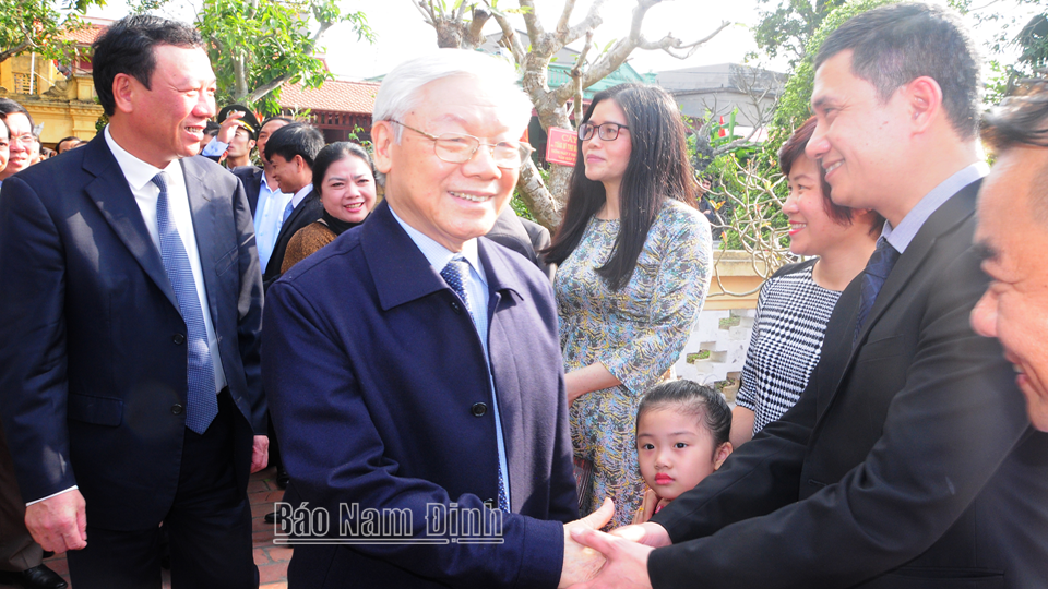 Tổng Bí thư Nguyễn Phú Trọng với nhân dân huyện Xuân Trường, ngày 8/2/2017.