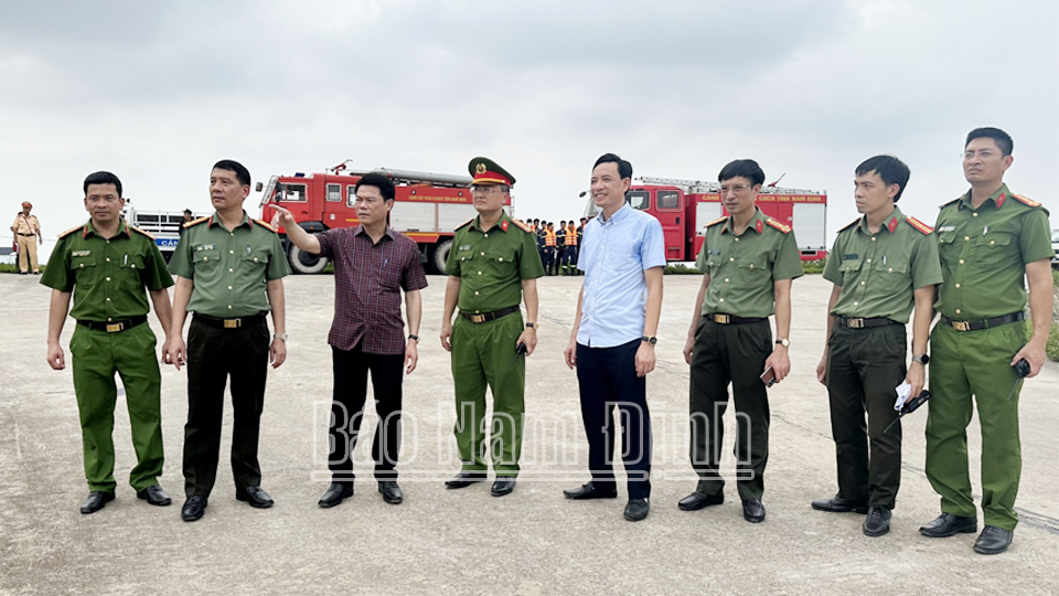 Hoàn thành đo đạc đất liên quan đến dự án xây dựng Nhà máy sản xuất cấu kiện bê tông đúc sẵn tại Cồn Xanh huyện Nghĩa Hưng