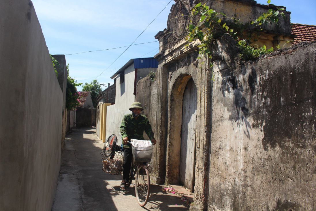 Làng Dịch Diệp (xã Trực Chính, huyện Trực Ninh, tỉnh Nam Định).
