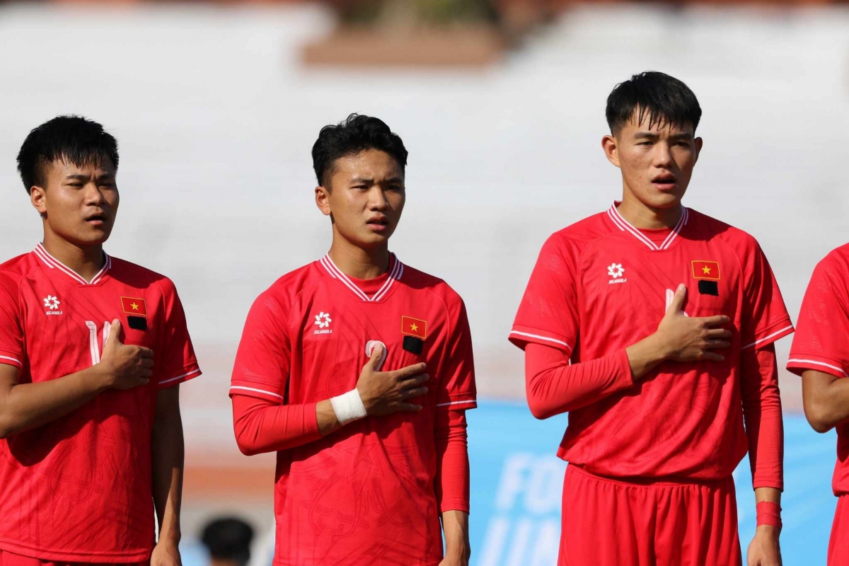 U19 Việt Nam đeo băng tang khi thi đấu để tưởng nhớ Tổng Bí thư Nguyễn Phú Trọng