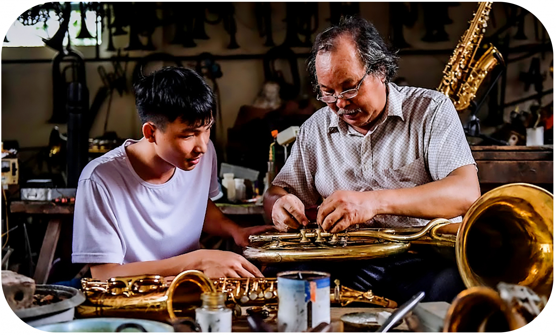 Nghề làm kèn tây làng Phạm Pháo, xã Hải Minh thu hút đông đảo du khách theo mô hình du lịch đồng quê